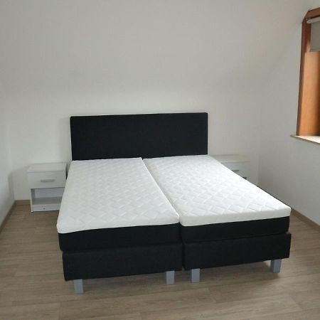 Welcoming Villa In Puivelde With Terrace Garden Barbeque Bagian luar foto