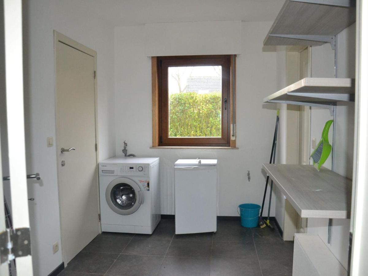 Welcoming Villa In Puivelde With Terrace Garden Barbeque Bagian luar foto